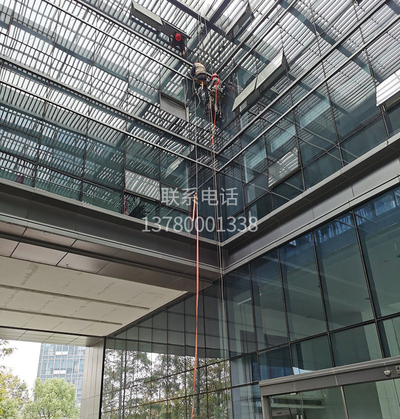 國家風電大樓幕墻玻璃更換中